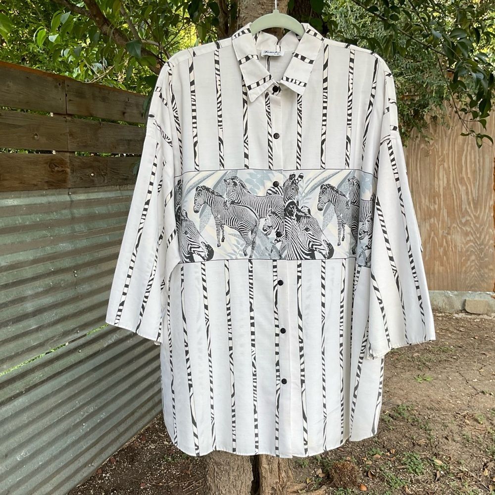 Vintage Oversized Zebra Button Down Shirt Size Large - Picture 6 of 13